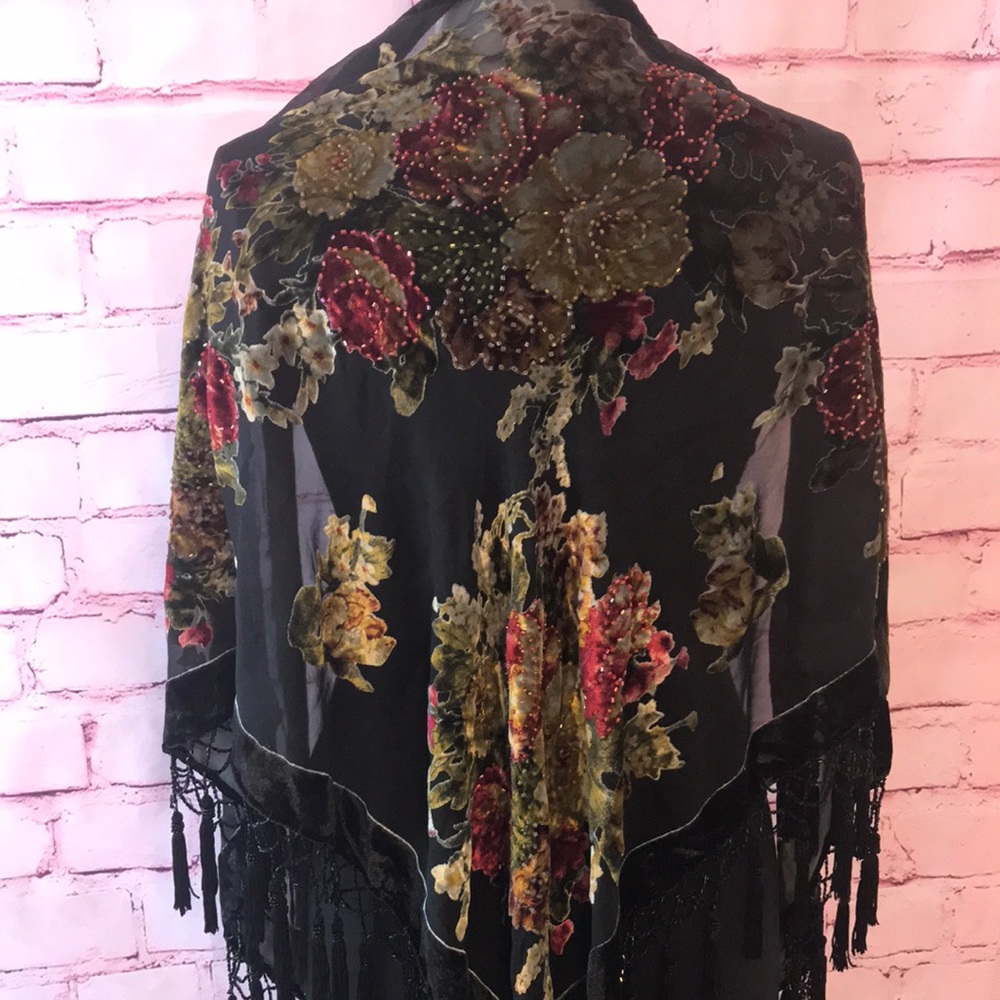 DreamKeeper Rose Shawl